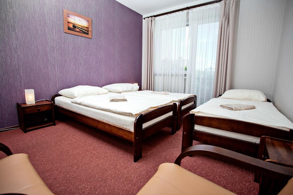 Villa Centrum Mlodosci Августув Экстерьер фото
